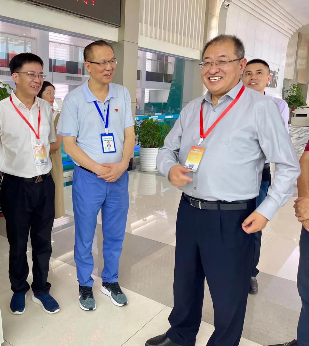 福建省政协副主席王光远一行莅临亚南集团调研