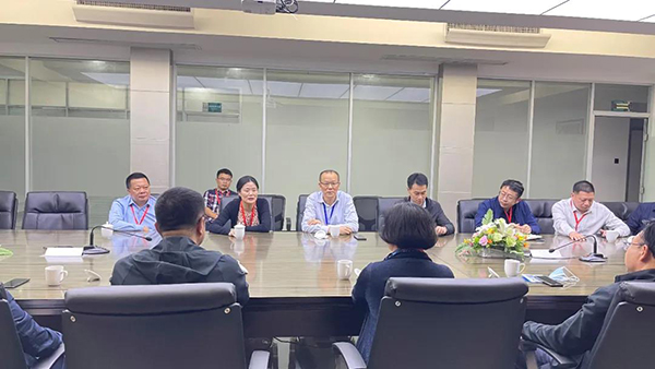 福建省商务厅副厅长黄娜恩莅临亚南集团开展调研座谈