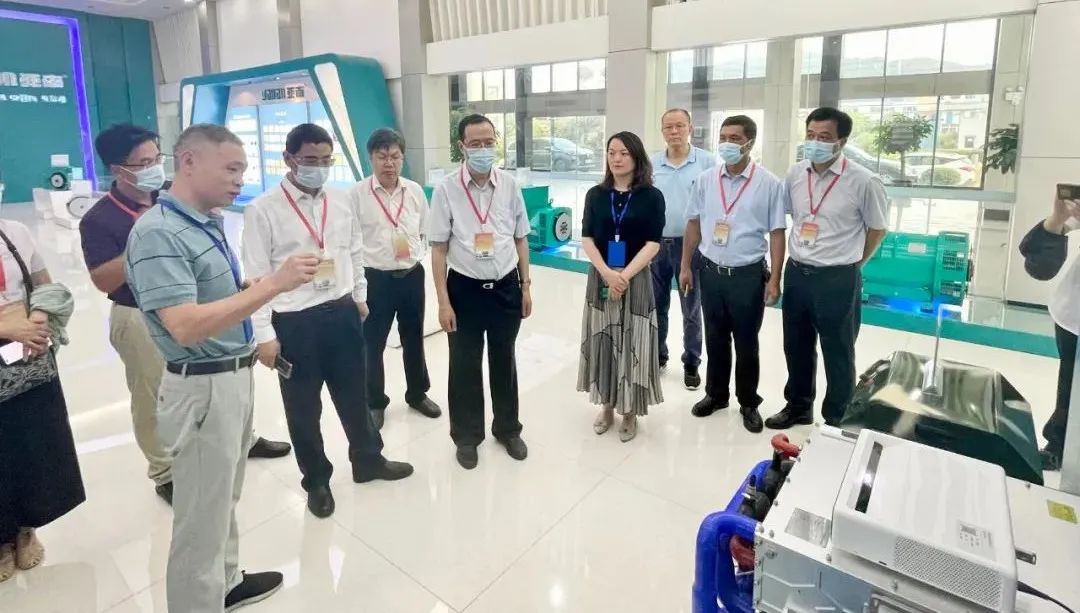 中国工程院院士潘复生一行莅临亚南集团调研