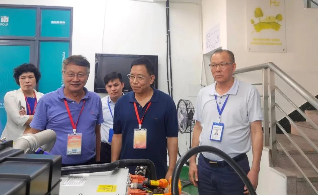 2南京大学邹志刚院士一行莅临亚南集团参观指导