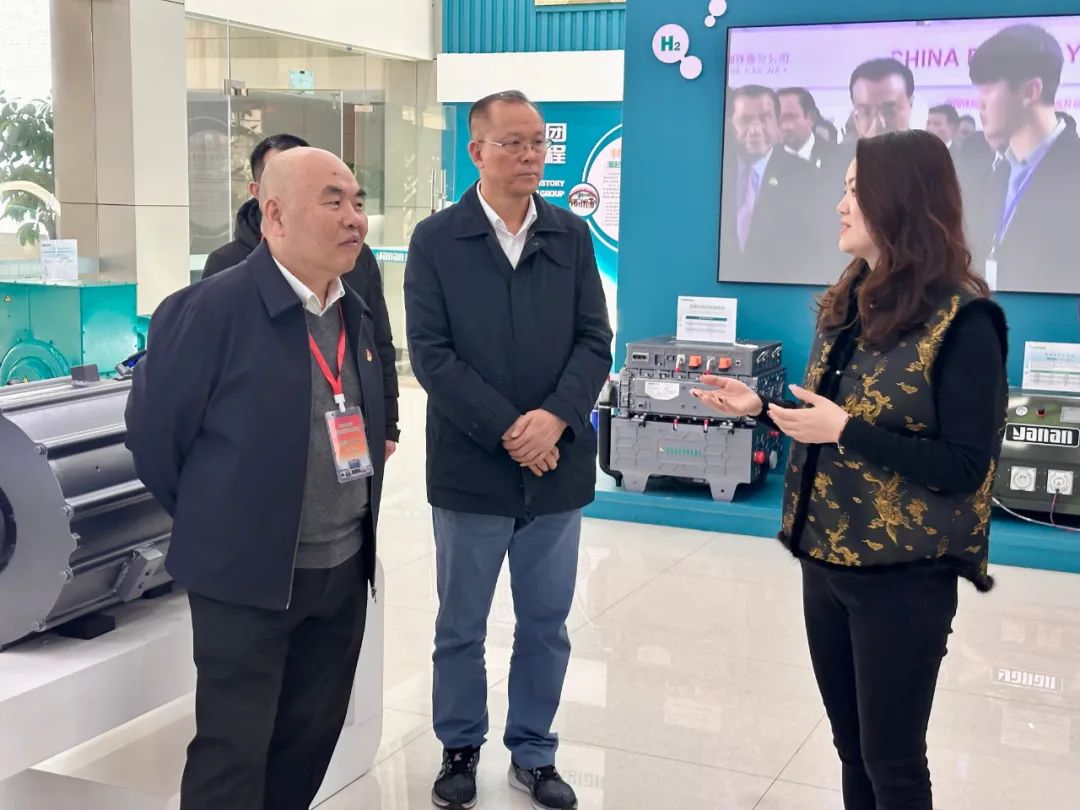 中国信保福建分公司党委书记、总经理林中清一行莅临亚南集团走访调研