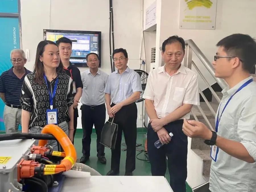 2福建省商务厅副厅长黄德智一行莅临亚南集团调研