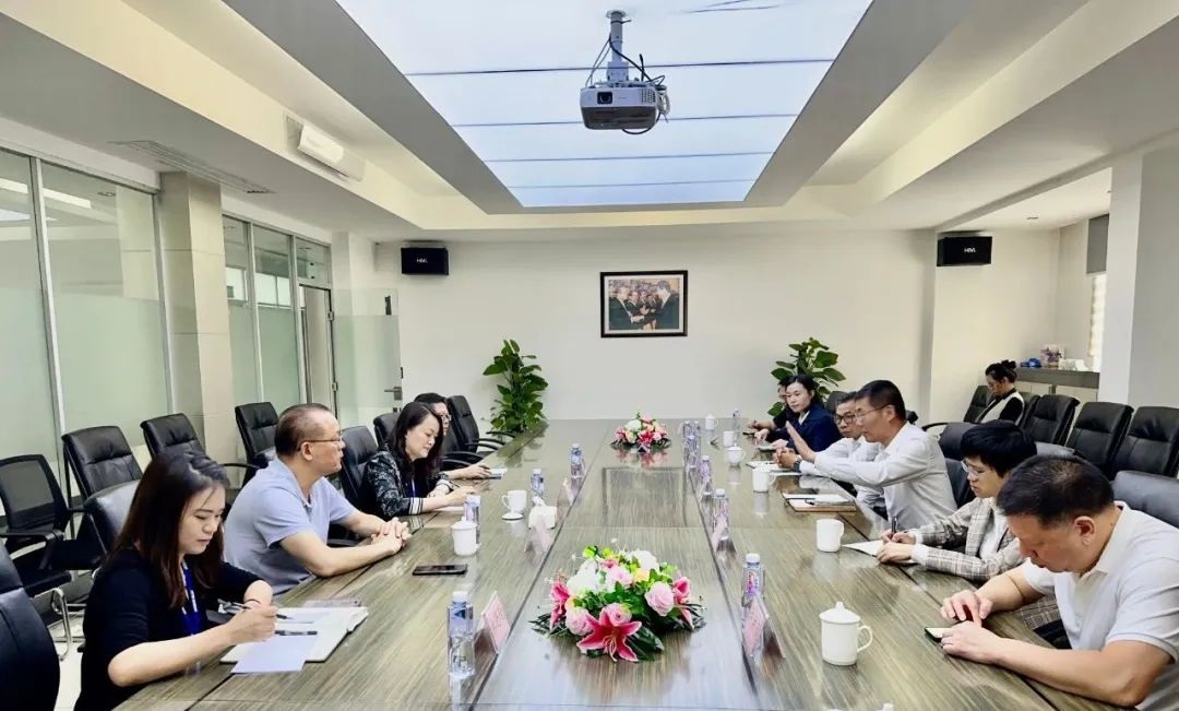 东侨开发区党工委副书记、管委会主任吴新情一行莅临亚南集团走访调研