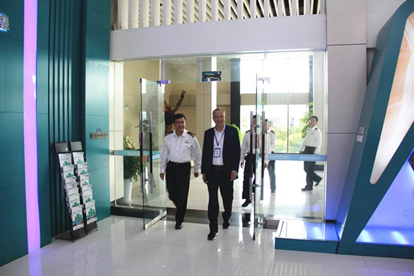 宁德海关林川关长一行莅临亚南集团指导工作