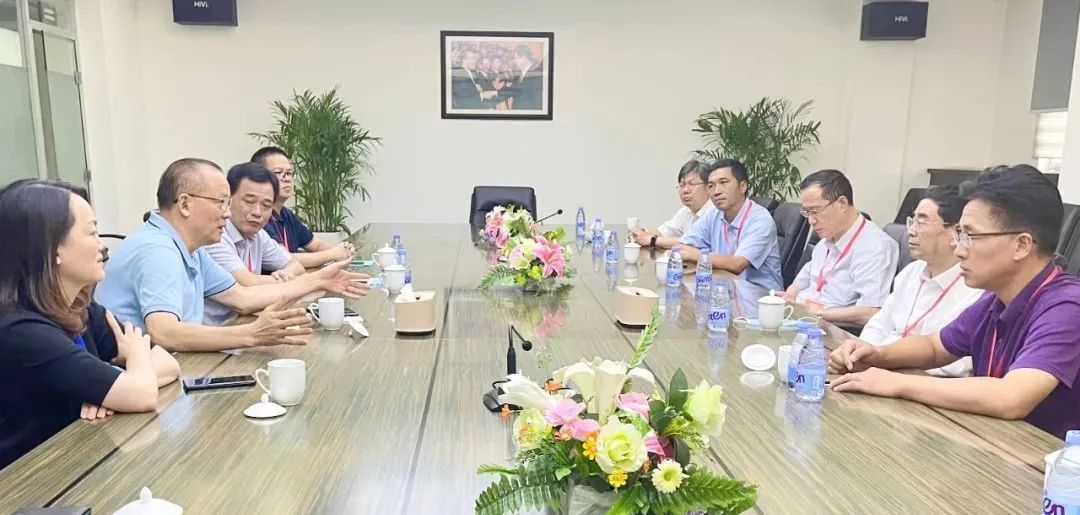 中国工程院院士潘复生一行莅临亚南集团调研