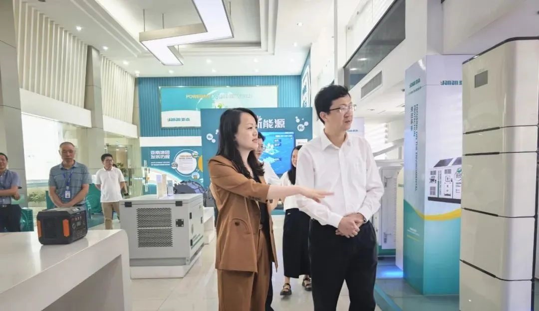 福建省科技厅党组书记、厅长李志忠一行莅临亚南调研